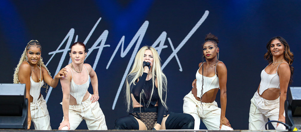 Ava Max sur la Scene du Festival Lollapalooza édition 2023